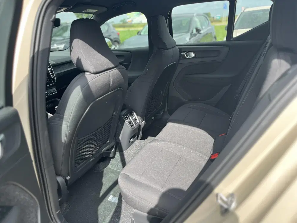 Volvo EX40 Single Motor Extended Range Plus 82 kWh uit 2025, foto 8
