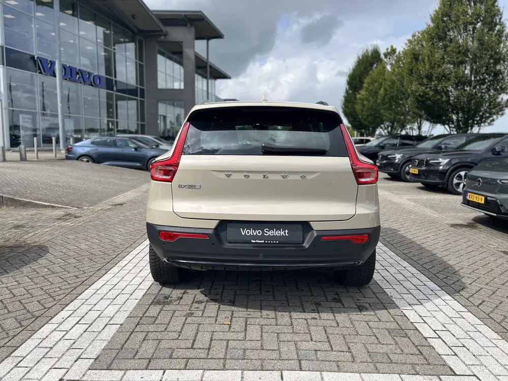 Volvo EX40 Single Motor Extended Range Plus 82 kWh uit 2025, foto 9