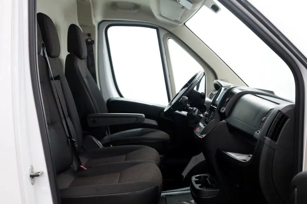 Citroën Jumper 2.2 BlueHDi 165pk L4H2 Airco uit 2024, foto 3
