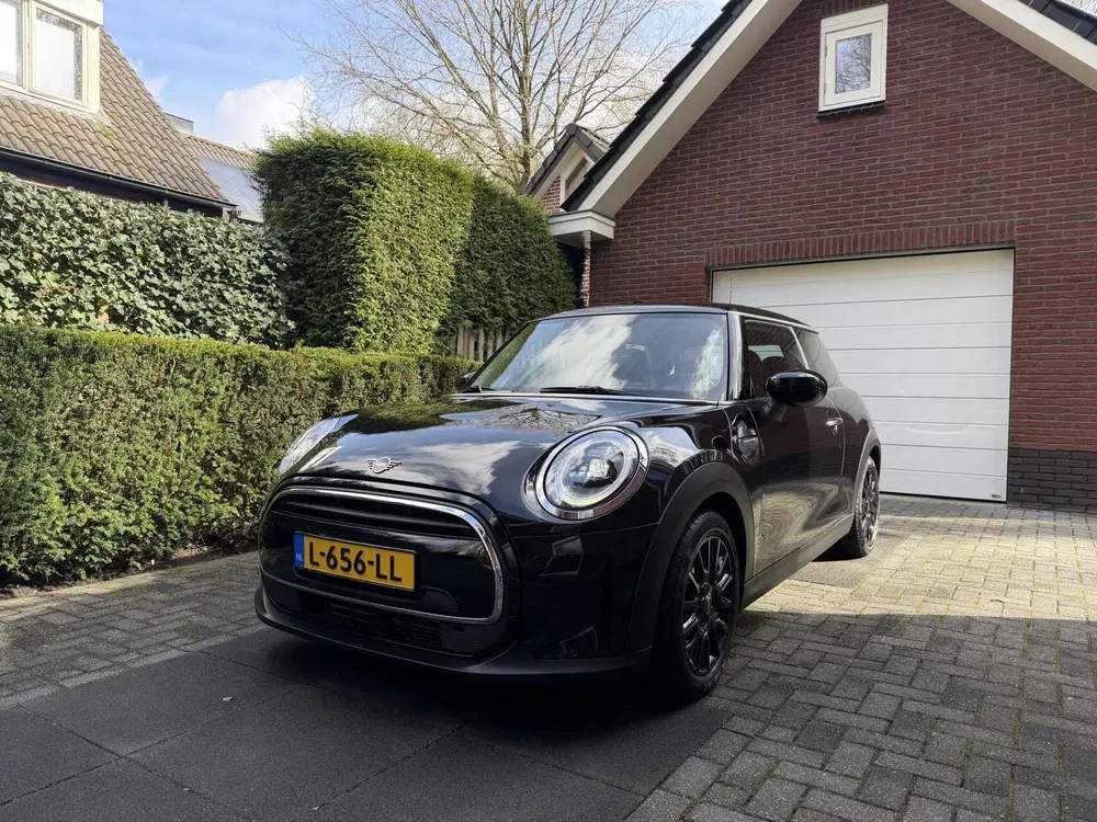 Mini Cooper 1.5 Cooper uit 2021, foto 2
