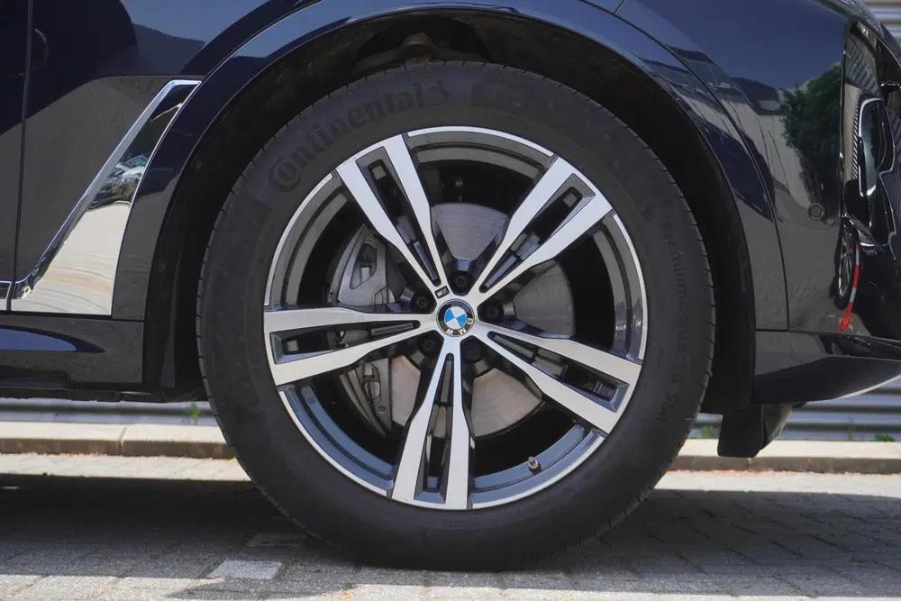 BMW X7 xDrive40i uit 2024, foto 6