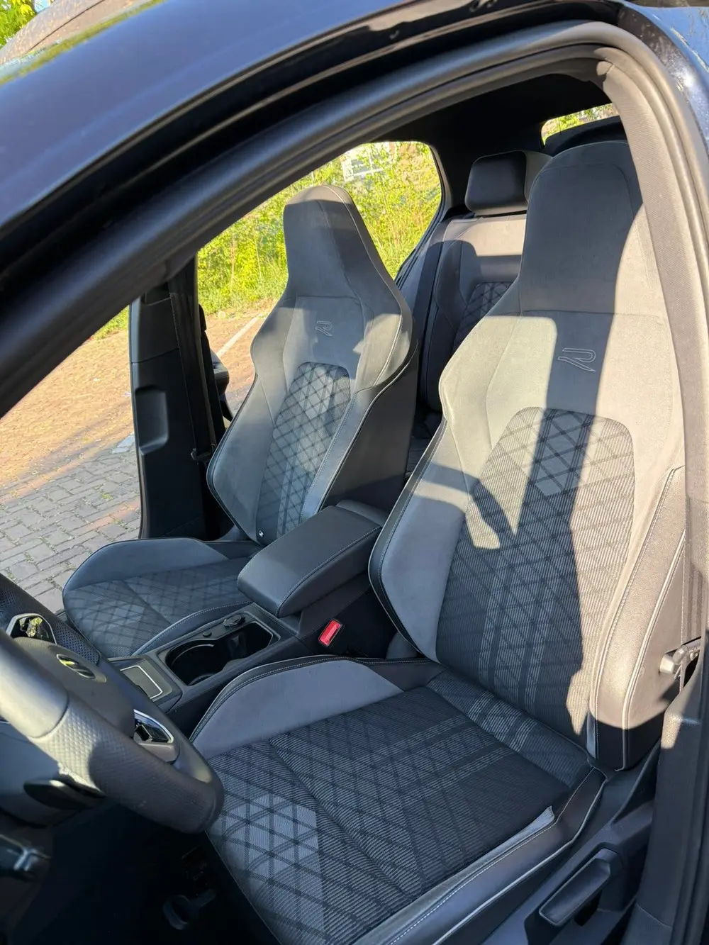 Volkswagen Golf 2.0 TDI | Full R Line 150pk 7-DSG 2020 Zwart uit 2020, foto 20