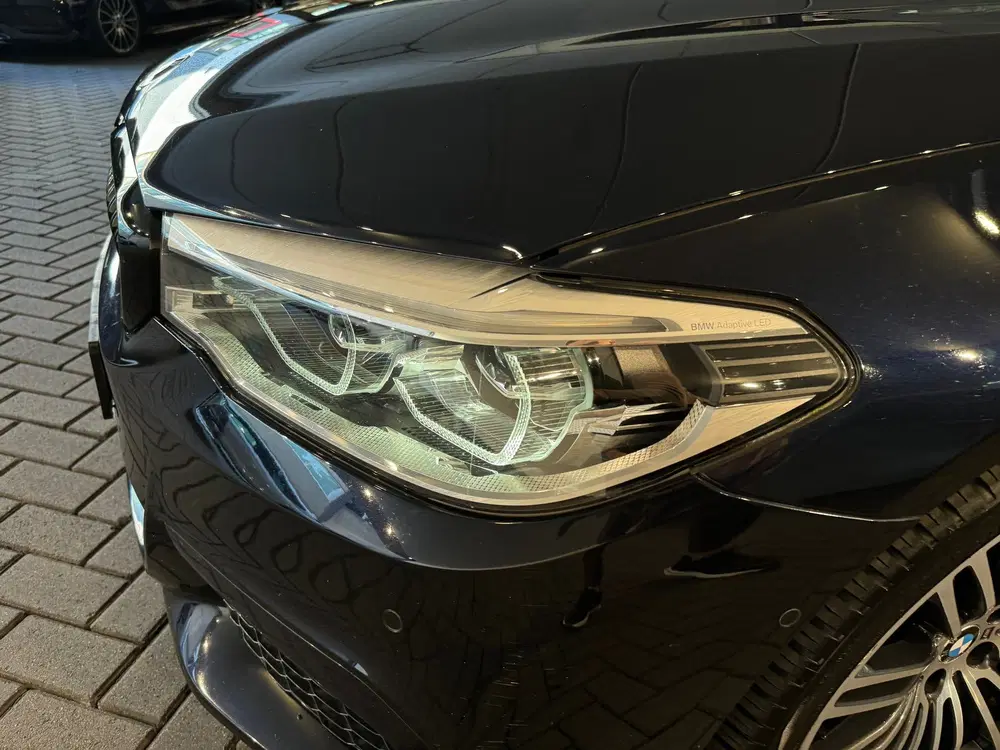 BMW 5-serie 530i xDrive M Sport High Ex Pano uit 2019, foto 16