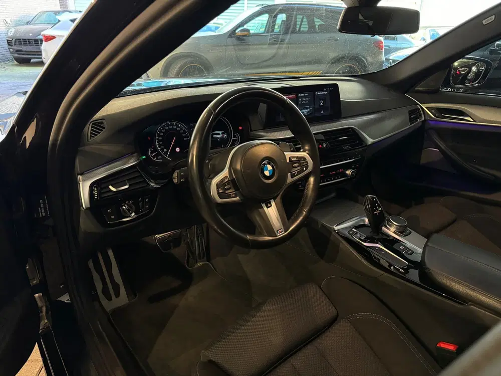 BMW 5-serie 530i xDrive M Sport High Ex Pano uit 2019, foto 5