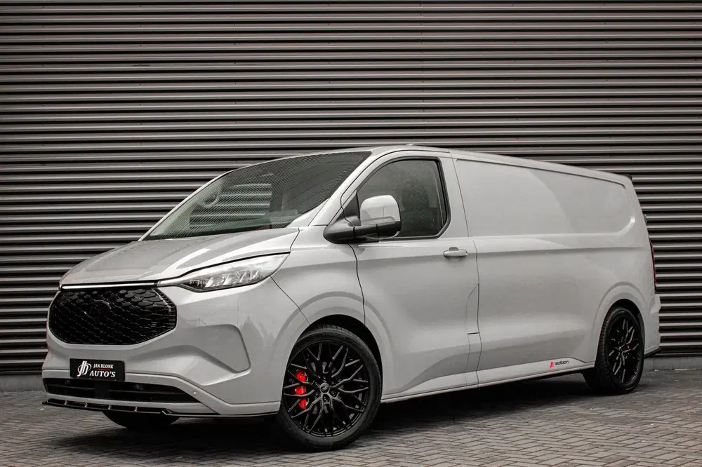 Ford Transit 340 L2H1 Limited 65 kWh 218PK uit 2025