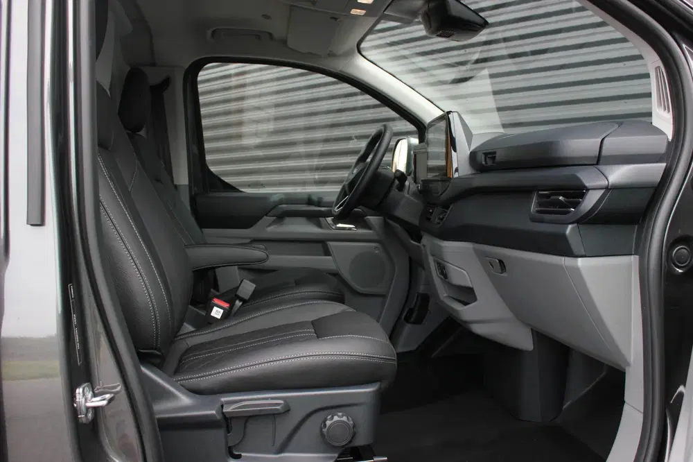 Ford Transit Custom 340 L2H1 Limited 65 kWh 218PK uit 2025, foto 17
