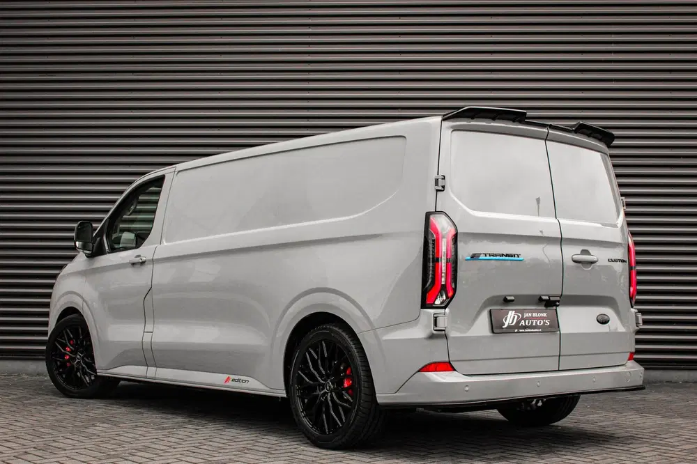 Ford Transit Custom 340 L2H1 Limited 65 kWh 218PK uit 2025, foto 4