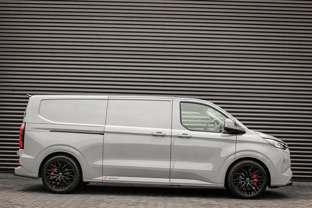 Ford Transit Custom 340 L2H1 Limited 65 kWh 218PK uit 2025, foto 5