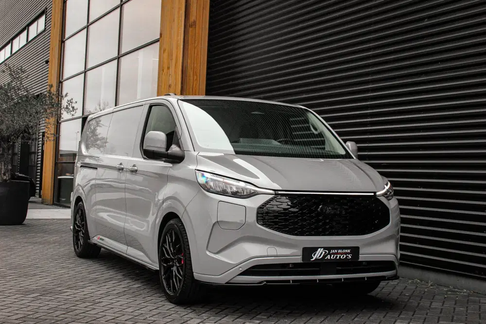 Ford Transit Custom 340 L2H1 Limited 65 kWh 218PK uit 2025, foto 8
