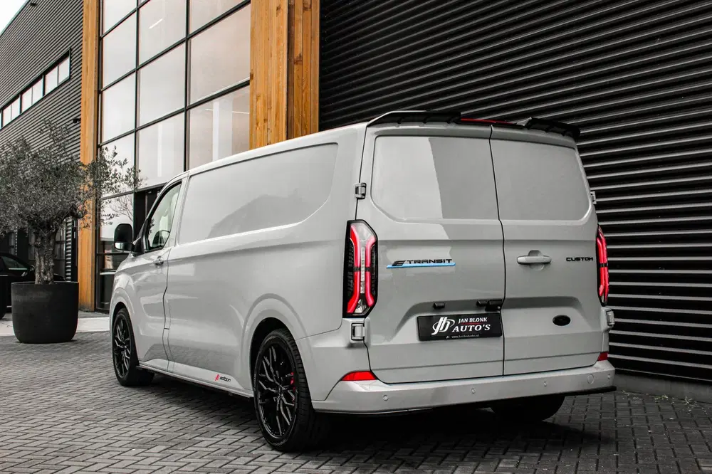 Ford Transit Custom 340 L2H1 Limited 65 kWh 218PK uit 2025, foto 9