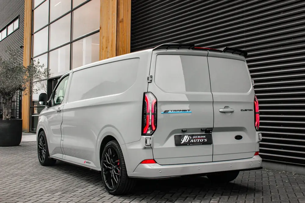 Ford Transit 340 L2H1 Limited 65 kWh 218PK uit 2025, foto 10