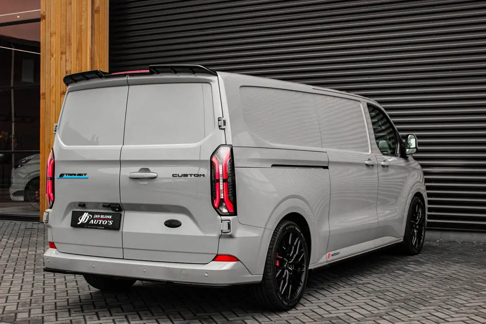 Ford Transit 340 L2H1 Limited 65 kWh 218PK uit 2025, foto 11