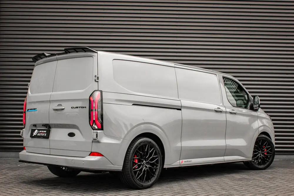 Ford Transit 340 L2H1 Limited 65 kWh 218PK uit 2025, foto 3