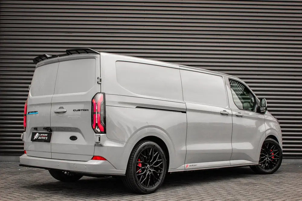 Ford Transit Custom 340 L2H1 Limited 65 kWh 218PK uit 2025, foto 3