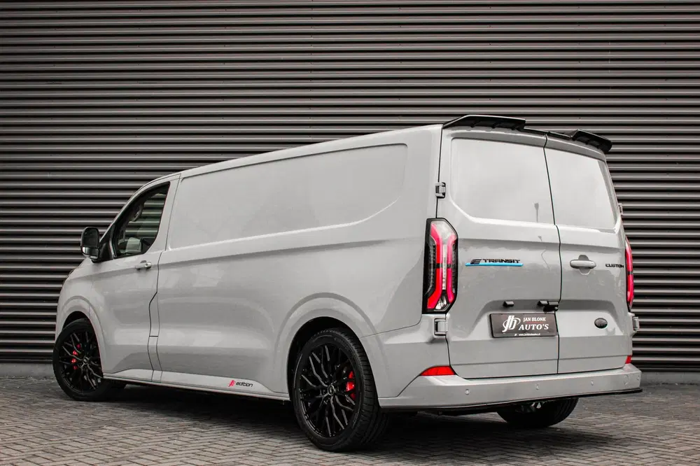 Ford Transit Custom 340 L2H1 Limited 65 kWh 218PK uit 2025, foto 4