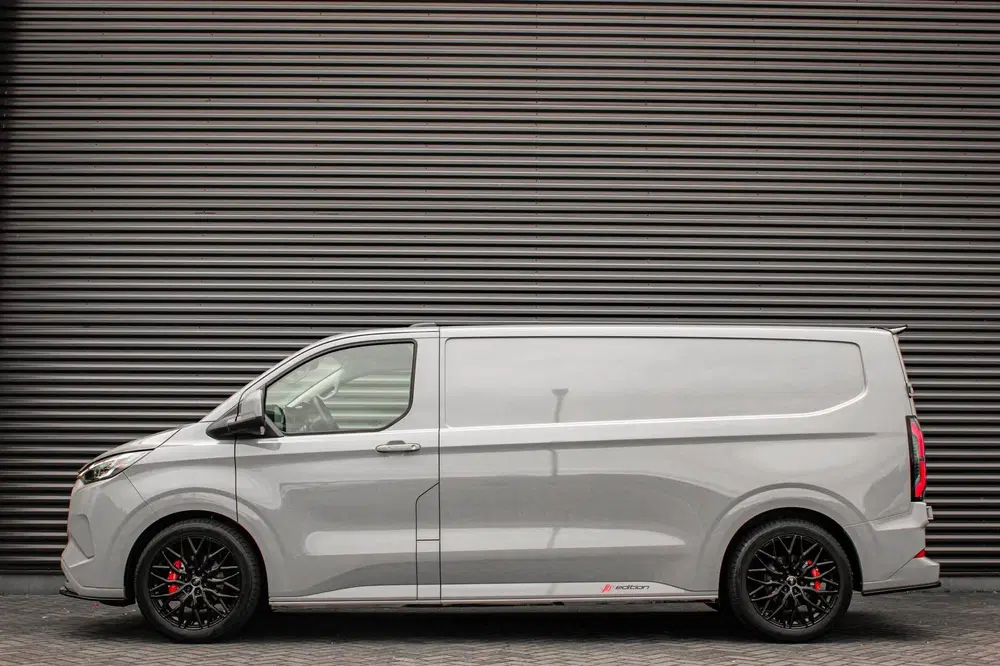 Ford Transit Custom 340 L2H1 Limited 65 kWh 218PK uit 2025, foto 5
