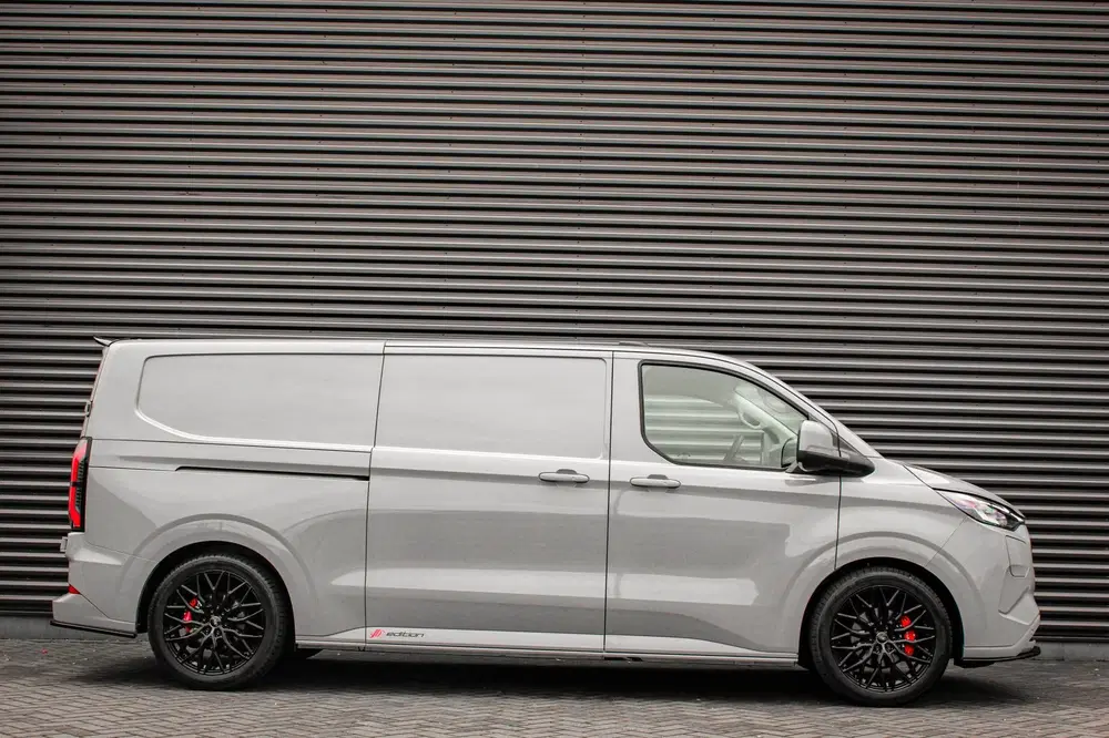 Ford Transit Custom 340 L2H1 Limited 65 kWh 218PK uit 2025, foto 6