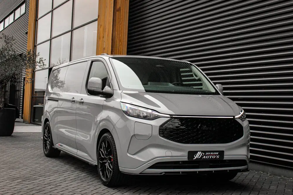 Ford Transit Custom 340 L2H1 Limited 65 kWh 218PK uit 2025, foto 8