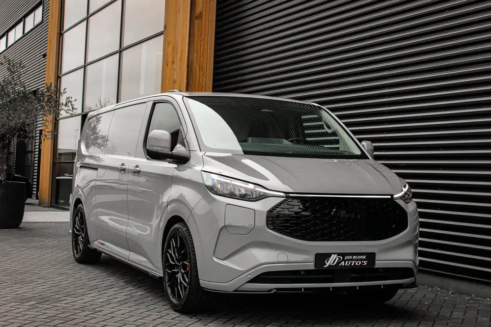 Ford Transit Custom 340 L2H1 Limited 65 kWh 218PK uit 2025, foto 9