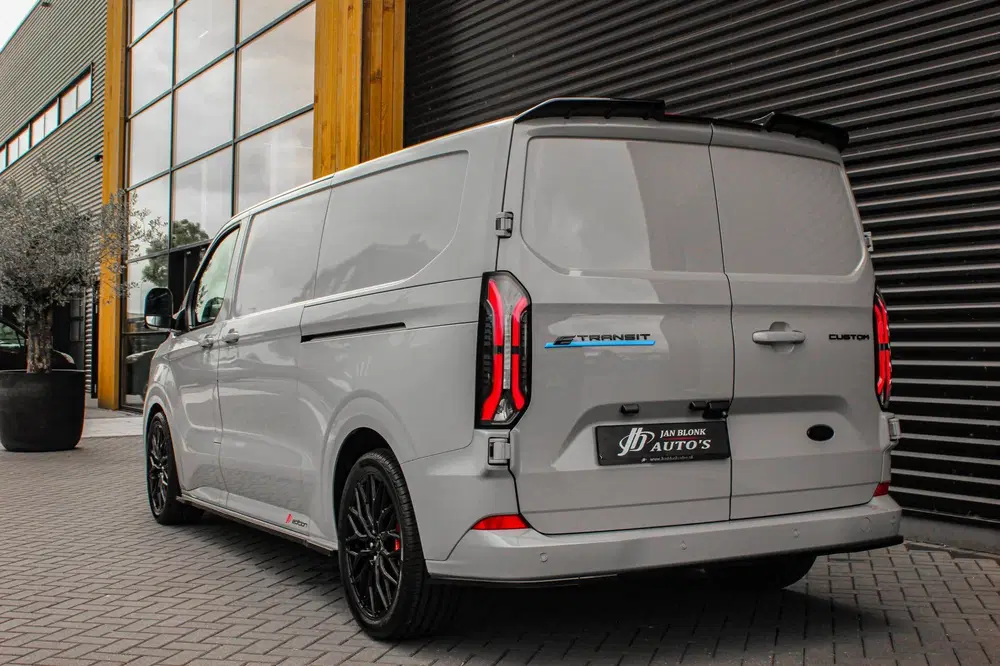 Ford Transit 340 L2H1 Limited 71kWh 218PK uit 2026, foto 10