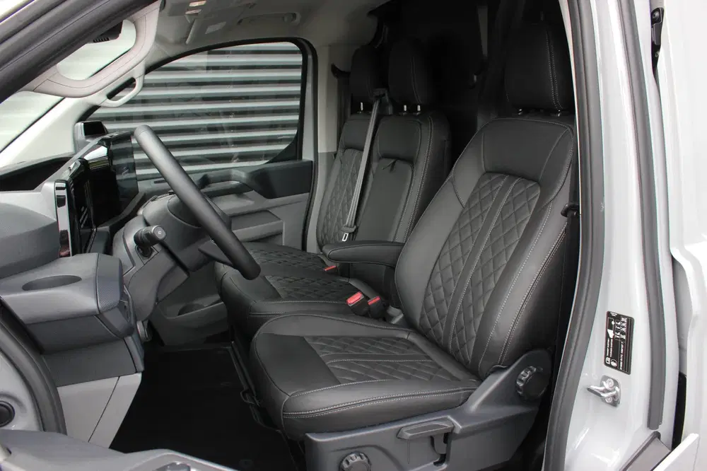 Ford Transit 340 L2H1 Limited 71kWh 218PK uit 2026, foto 17