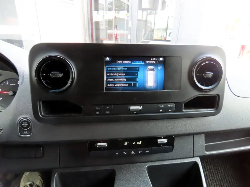 Mercedes-Benz Sprinter 311 2.2 CDI L2H2 MBUX Cruise Automaat uit 2021, foto 18