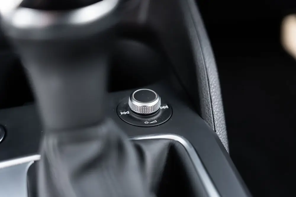 Audi Q2 35 TFSI S-Line Black Optic uit 2023, foto 5