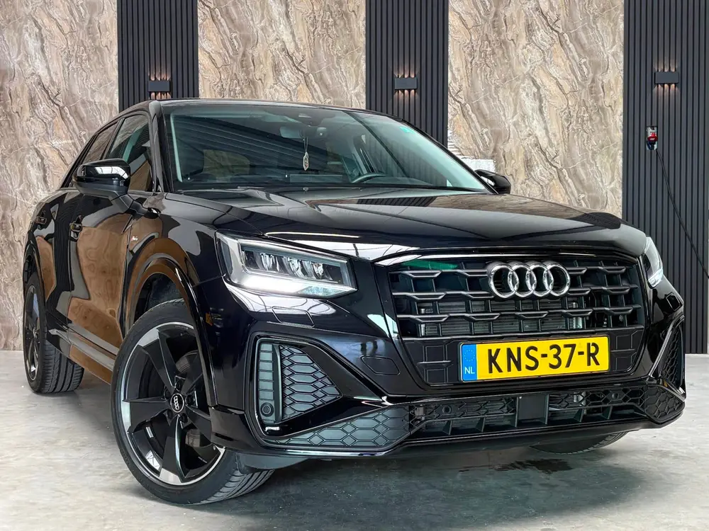 Audi Q2 35 TFSI S-Line Black Optic uit 2023, foto 7