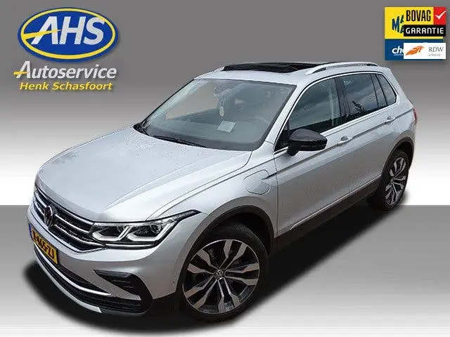 Volkswagen Tiguan 1.4 TSI eHybrid R-Line Business+ uit 2023