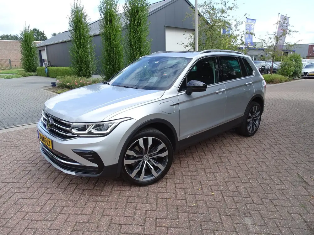 Volkswagen Tiguan 1.4 TSI eHybrid R-Line Business+ uit 2023, foto 2
