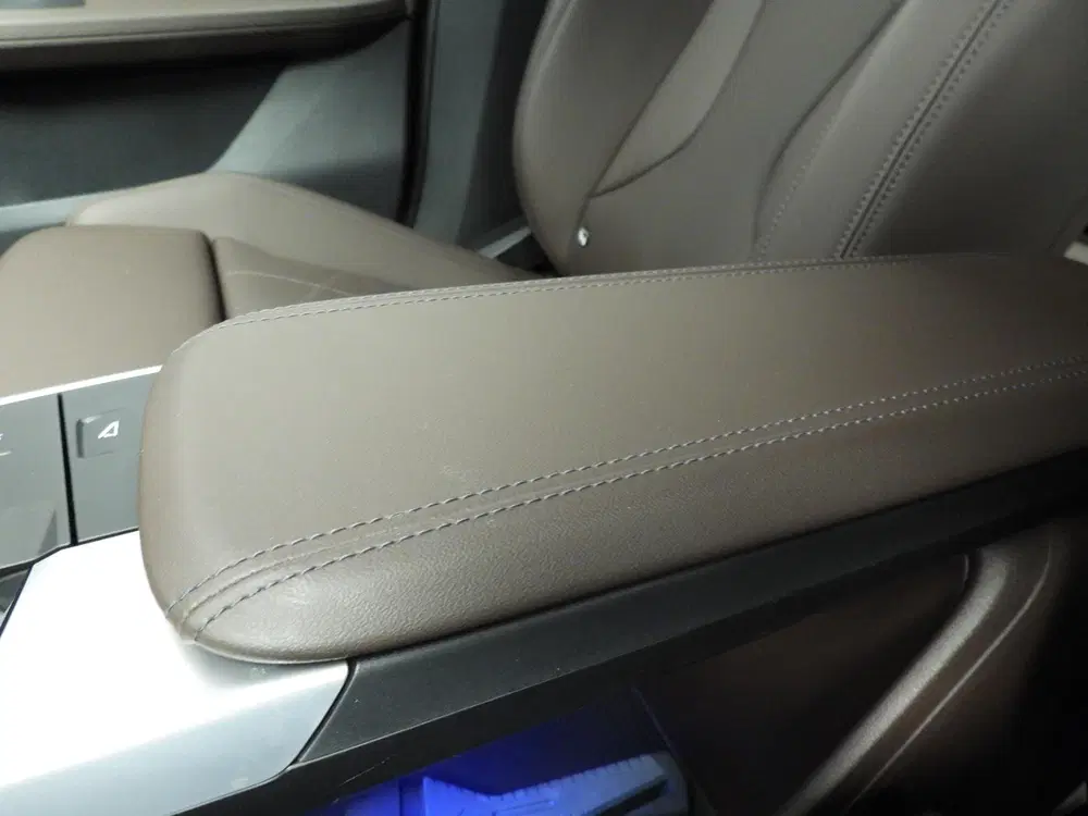 BMW iX2 xDrive30 uit 2025, foto 18