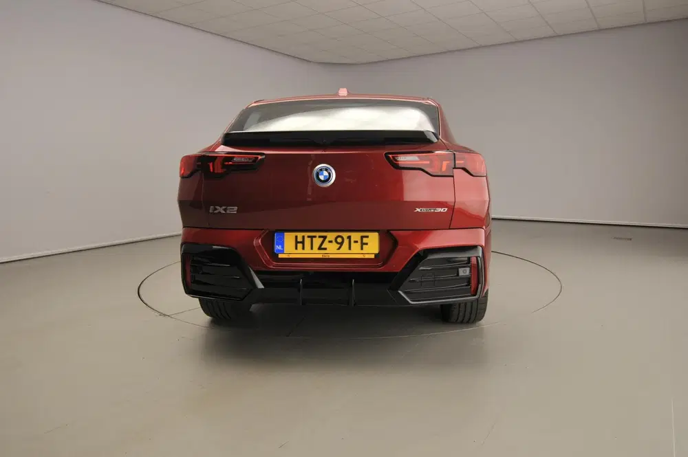 BMW iX2 xDrive30 uit 2025, foto 3