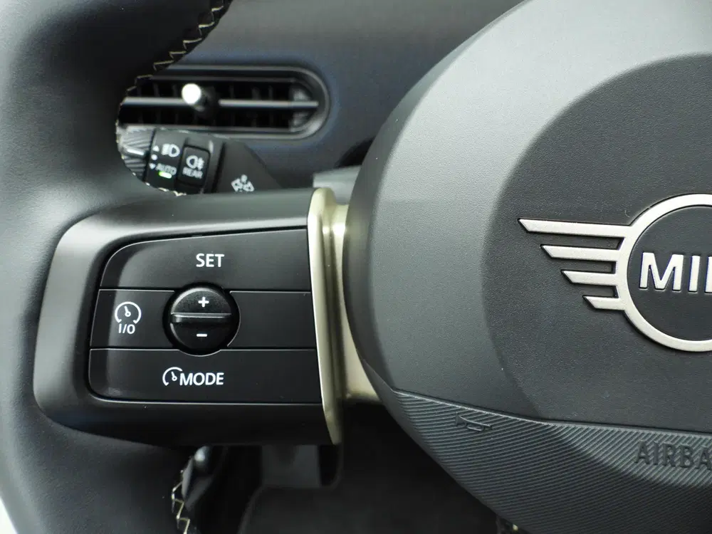 Mini Cabrio Cooper S Automaat uit 2025, foto 13