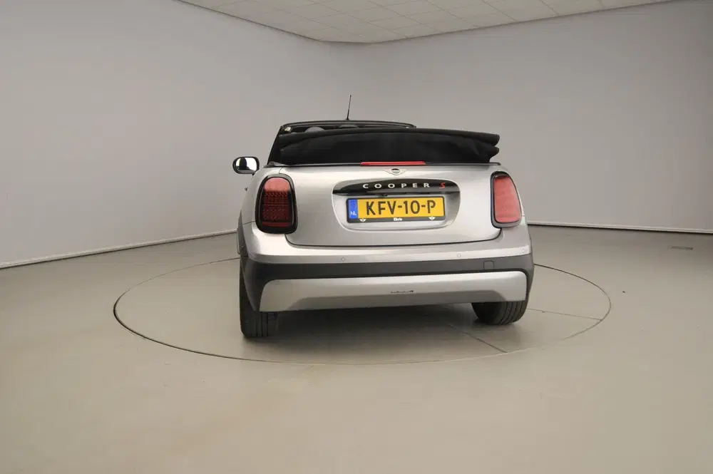 Mini Cabrio Cooper S Automaat uit 2025, foto 3