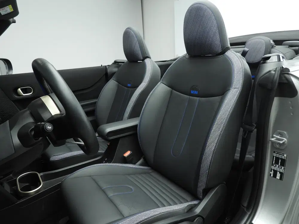 Mini Cabrio Cooper S Automaat uit 2025, foto 7