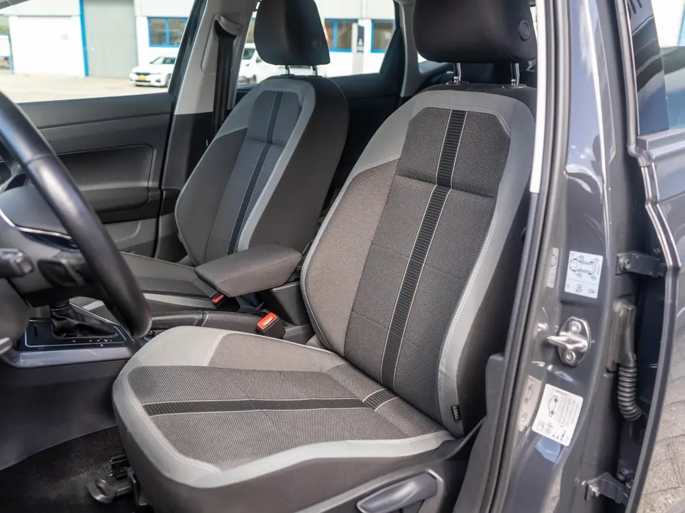 Volkswagen Polo 1.0 TSI DSG (Automaat) 95pk -Stoelverwarming uit 2020, foto 6