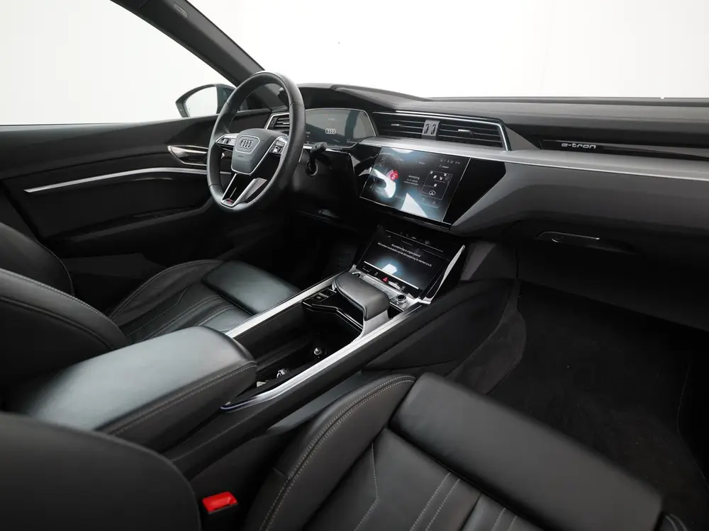 Audi e-tron 55 quattro S-Line Black Style 95 kWh uit 2022, foto 2