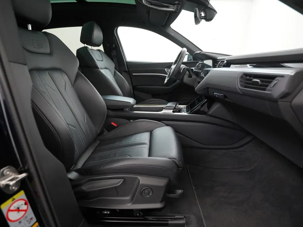 Audi e-tron 55 quattro S-Line Black Style 95 kWh uit 2022, foto 3