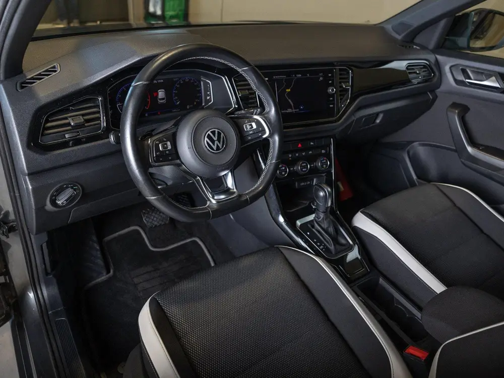 Volkswagen T-Roc Sport / 150pk / Achteruitrij camera / Virtu uit 2022, foto 16