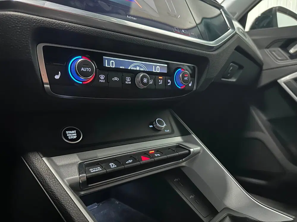 Audi Q3 45 TFSI e S Edition uit 2022, foto 14