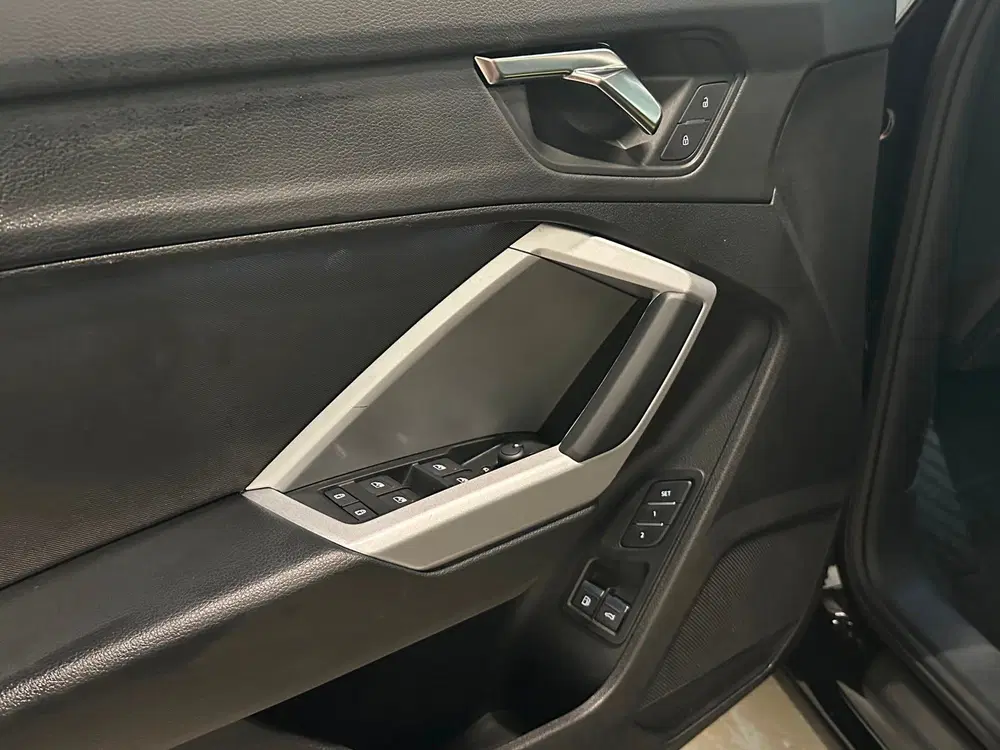Audi Q3 45 TFSI e S Edition uit 2022, foto 15