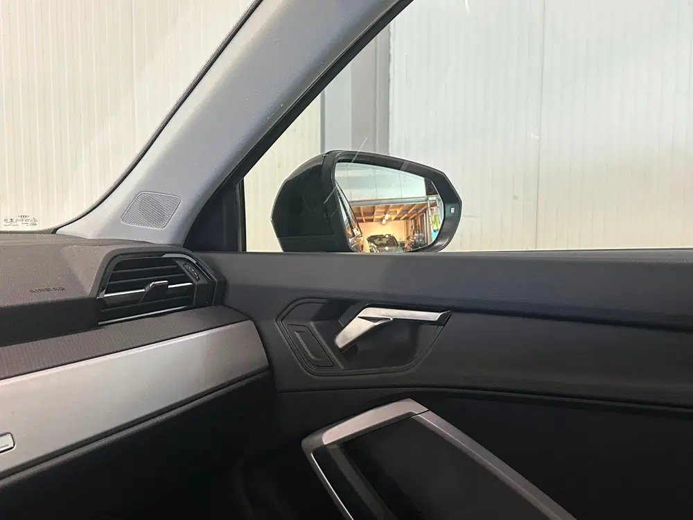 Audi Q3 45 TFSI e S Edition uit 2022, foto 19