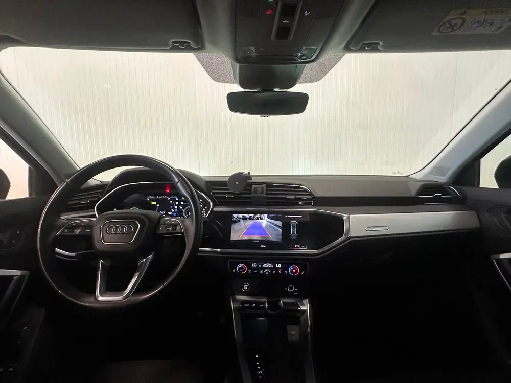 Audi Q3 45 TFSI e S Edition uit 2022, foto 3