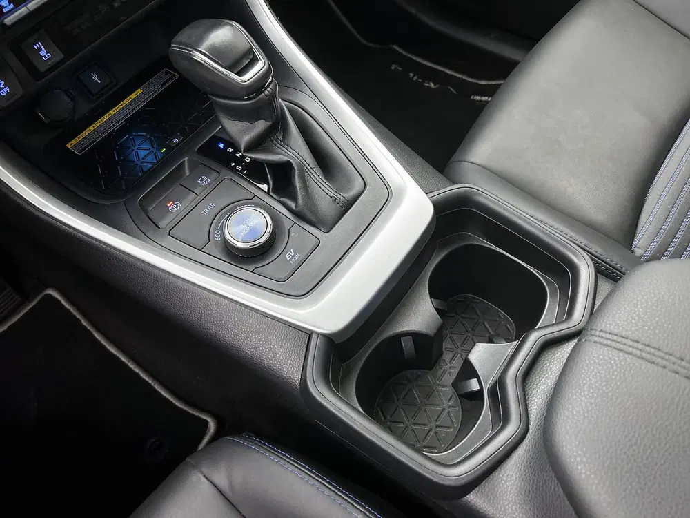 Toyota RAV 4 2.5 Hybrid AWD Bi-Tone Innovation Pack uit 2021, foto 11