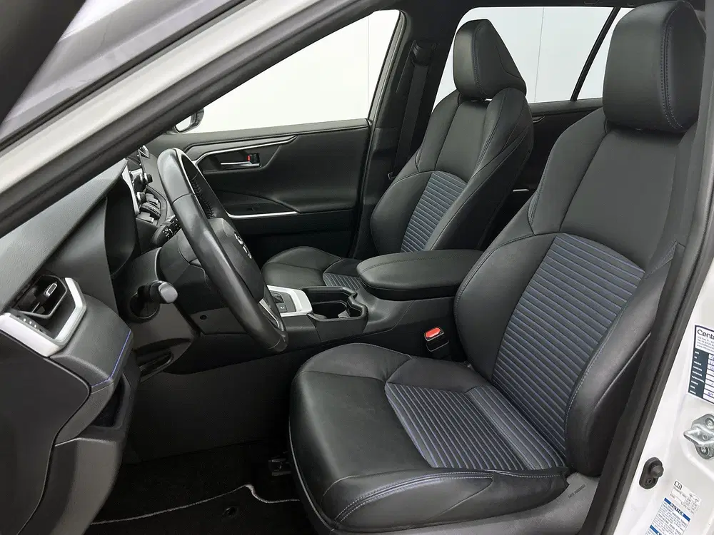 Toyota RAV 4 2.5 Hybrid AWD Bi-Tone Innovation Pack uit 2021, foto 17