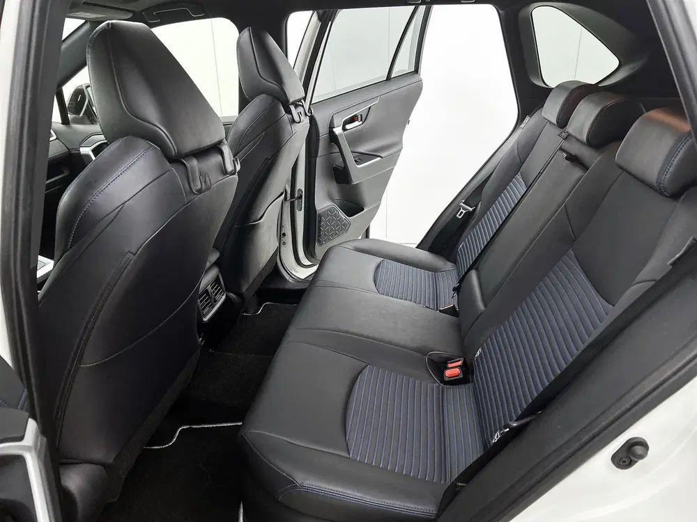 Toyota RAV 4 2.5 Hybrid AWD Bi-Tone Innovation Pack uit 2021, foto 19