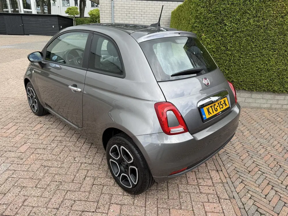 Fiat 500 1.0 Hybrid Club uit 2022, foto 4
