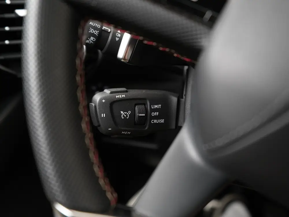 DS Automobiles DS 7 DS 7 E-Tense 225 Performance Line+ uit 2023, foto 10