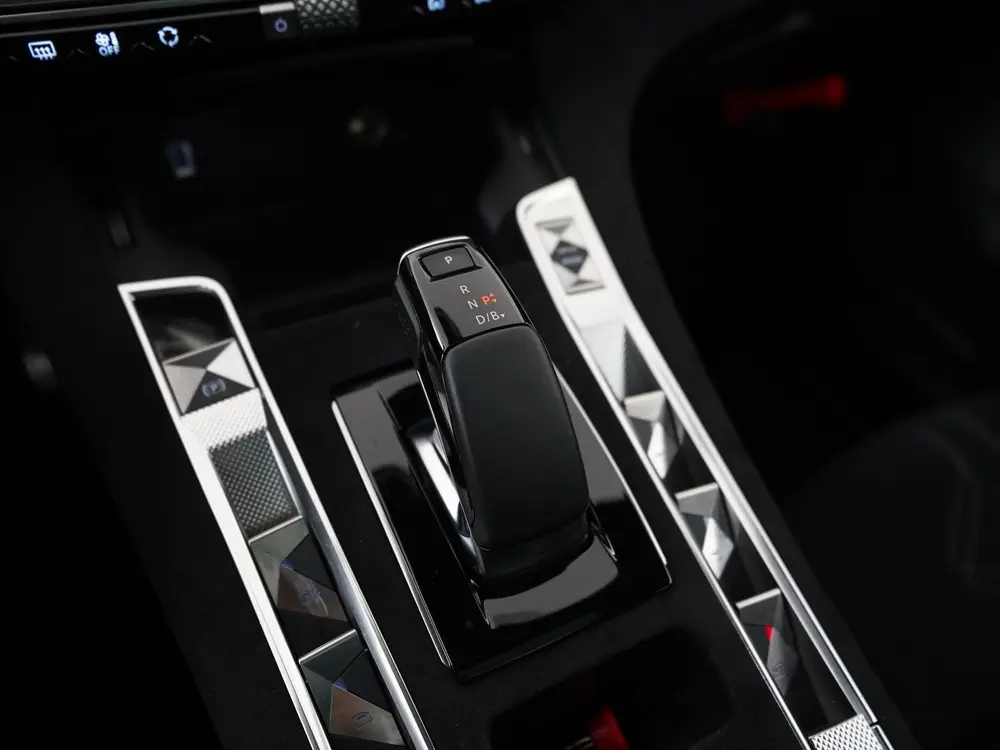 DS Automobiles DS 7 DS 7 E-Tense 225 Performance Line+ uit 2023, foto 11