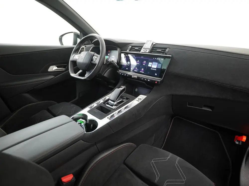 DS Automobiles DS 7 DS 7 E-Tense 225 Performance Line+ uit 2023, foto 2